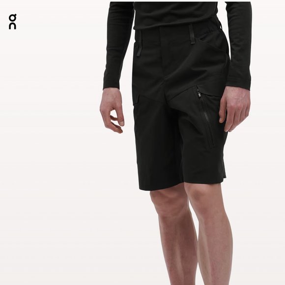 On Running Other - ON CLOUD RUN Explorer Shorts Black NEW Sz L